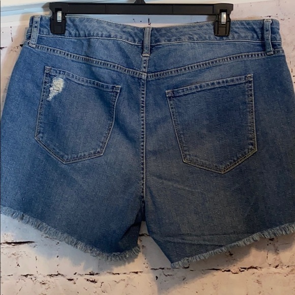 Arizona Womens High Rise 4 Jeans Short Sz 21 - Picture 2 of 5